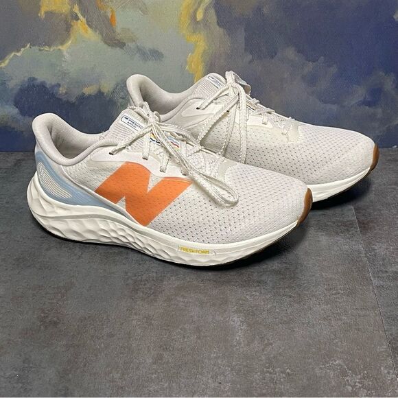 New Balance Fresh Foam Arishi V4 Sea Salt/Gulf Red Women's Sneakers Size 7.5B - Picture 1 of 16